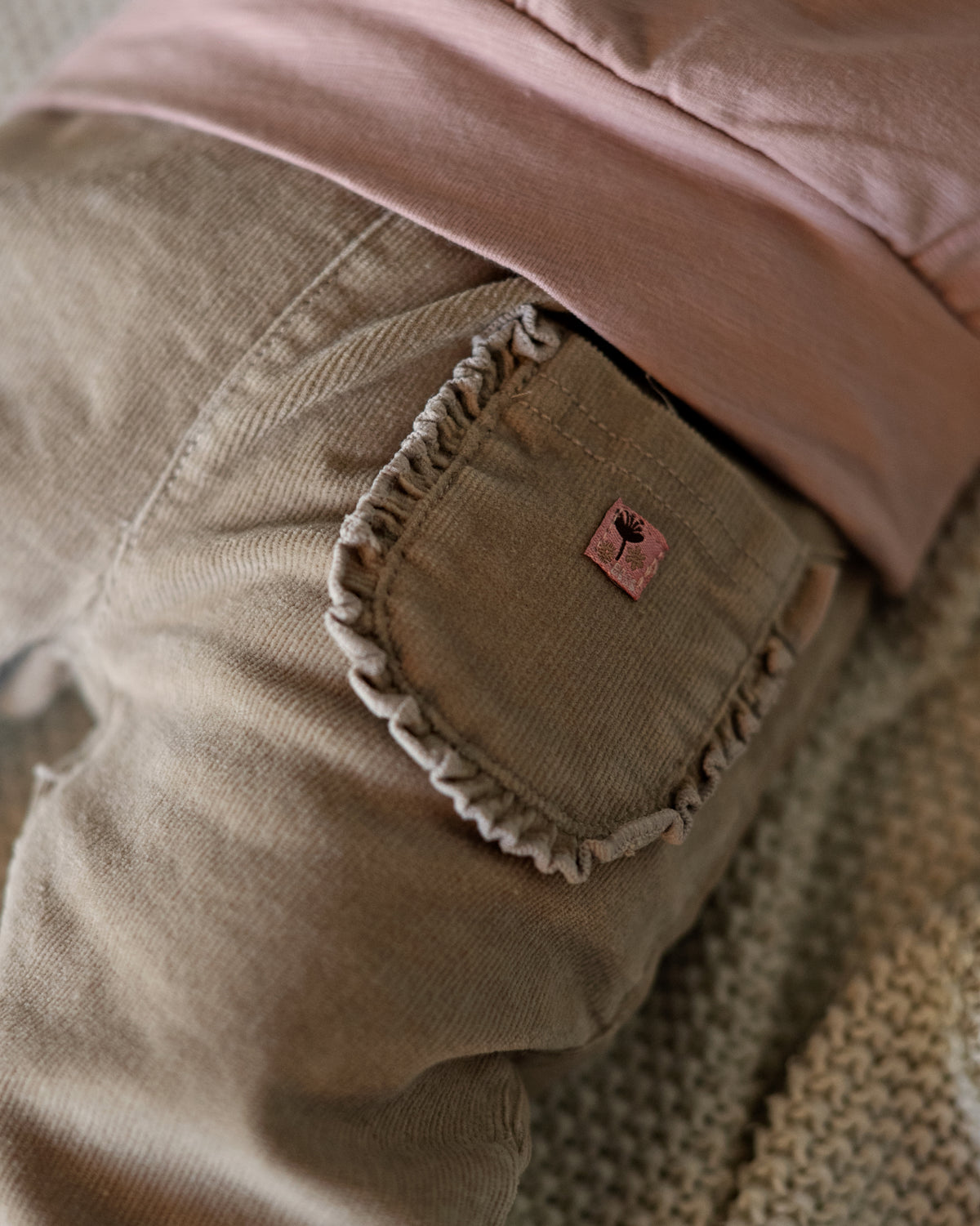 Bess Pants Met Strikje | Babybroekje | | Dessert Sand | Ribstof